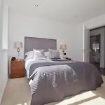One White\'S Row Apartments