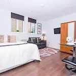 One White\'S Row Apartments
