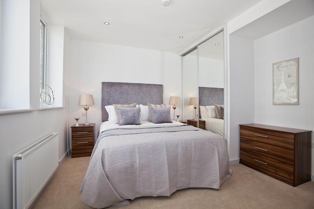 One White's Row Hotel
